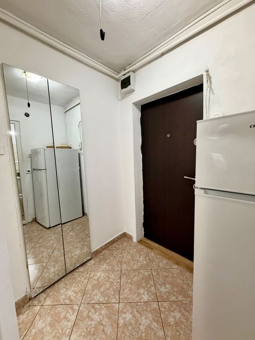 Închiriez garsoniera centru