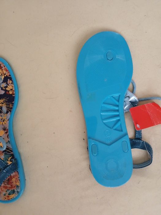 Продавам нови джапанки, красиви, атрактивни