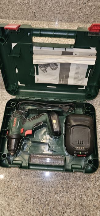 Винтоверт Бош и ударен гайковерт.