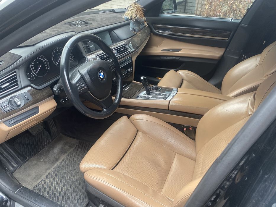 BMW 750 F02 2009год
