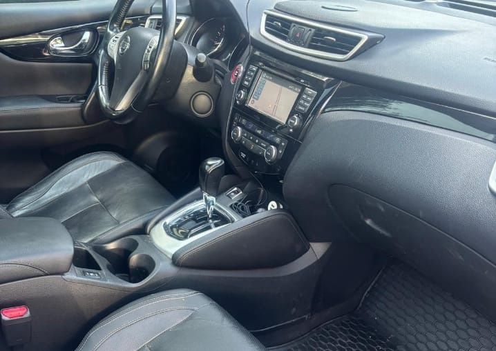 Nissan Qashqai 2015 Varianta de echipare full