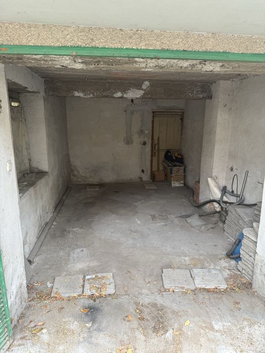 Дава се под наем Гараж / Паркомясто в Асеновград - 20 кв.м за 74.46 € - Снимка #1