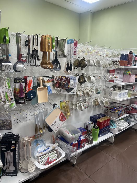 Стелажи торговые в отличном состоянии