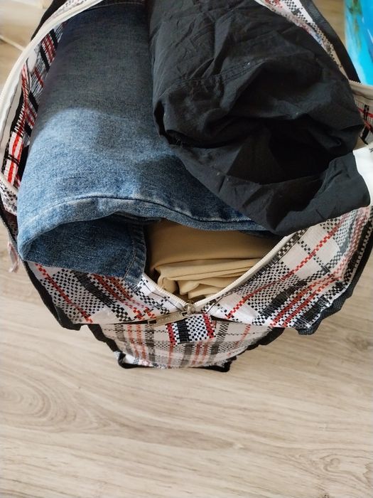 Бесплатно , сумка женских  вещей