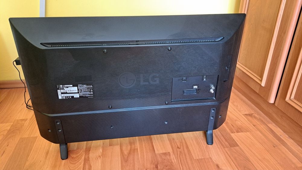 Televizor LG 80 cm
