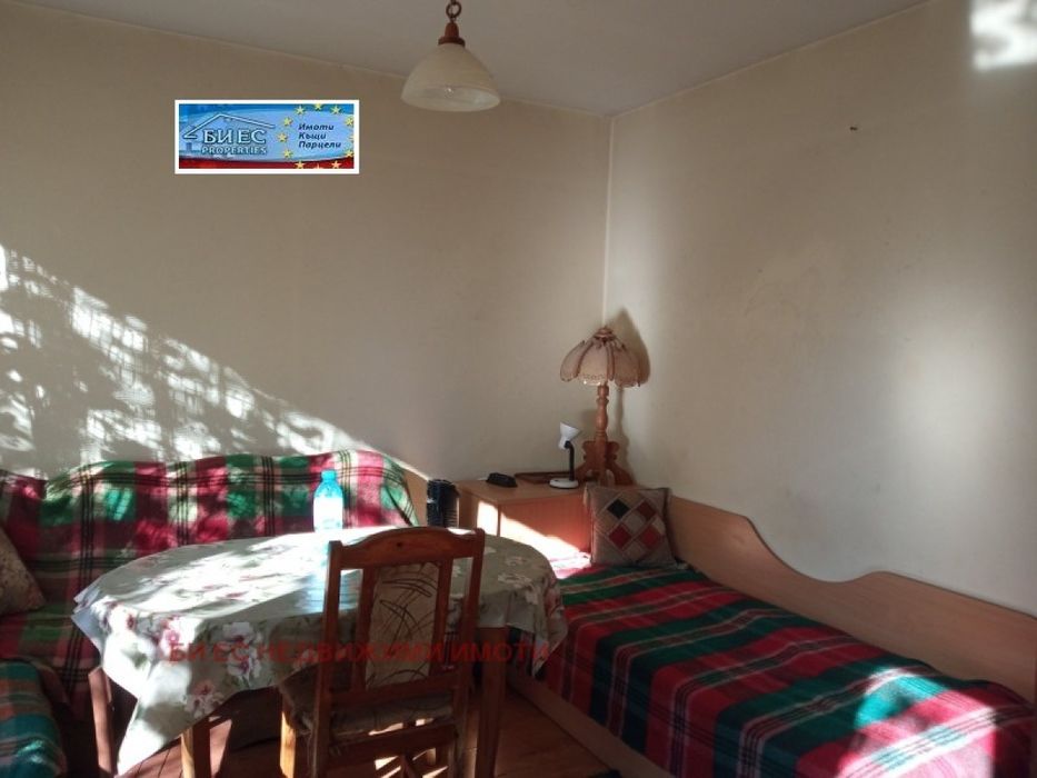 Къща в гр. Ботевград 127 м² РЗП с двор - 543 м²