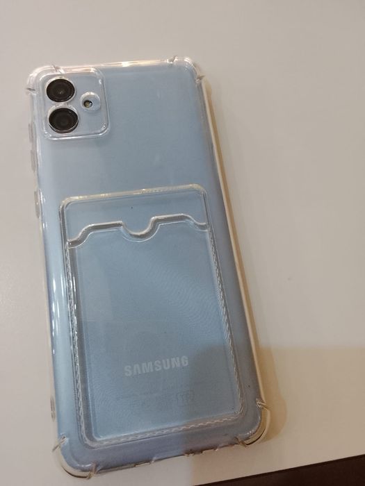Продам телефон самсунг а 04е