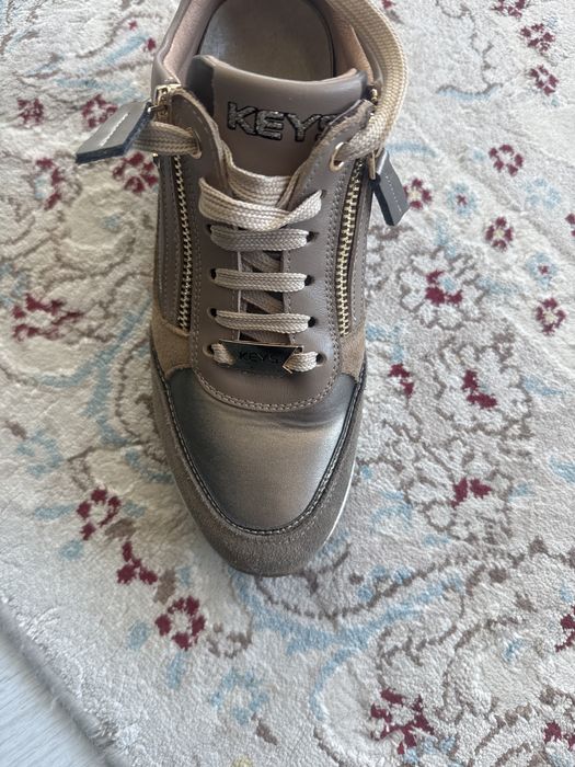 Продам кросовки