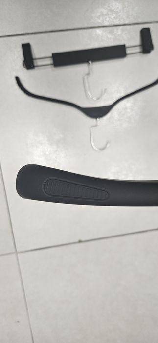 Закачалки за дрехи с храмови държачи