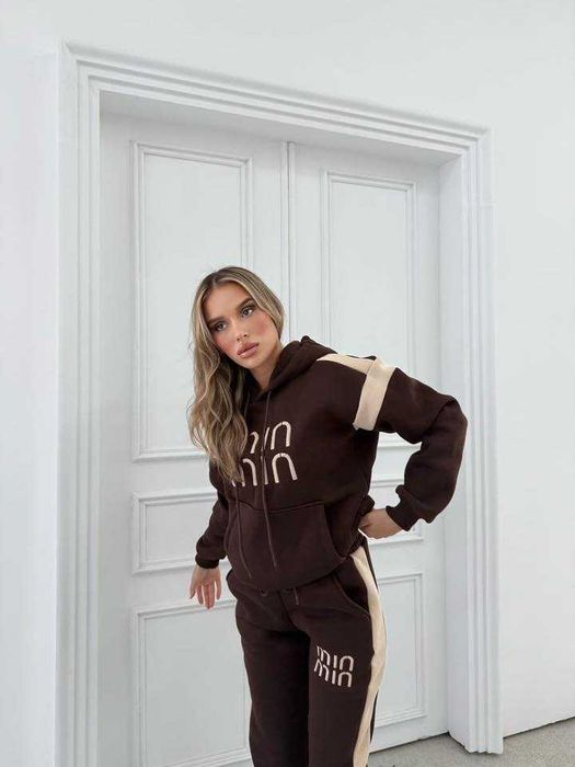 Стилен спортен комплект – нов, еластичен, S/M/L