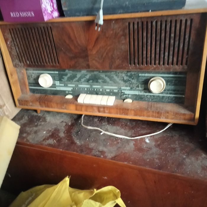 Radio vechi pentru decor