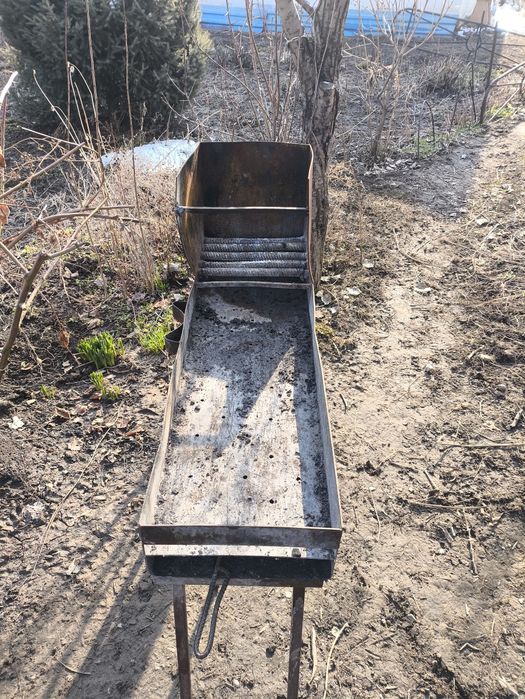 Продам печь под казан ,и мангал.