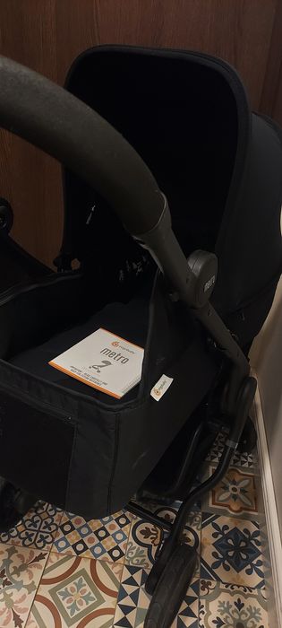 Ergobaby Metro кош за новородено, черен