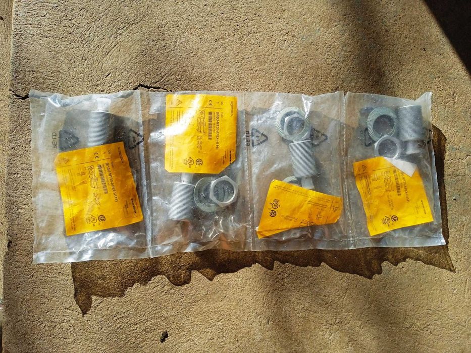 Senzori proximitate inductivi Bi10U-MT30-AP6X-H1141.
