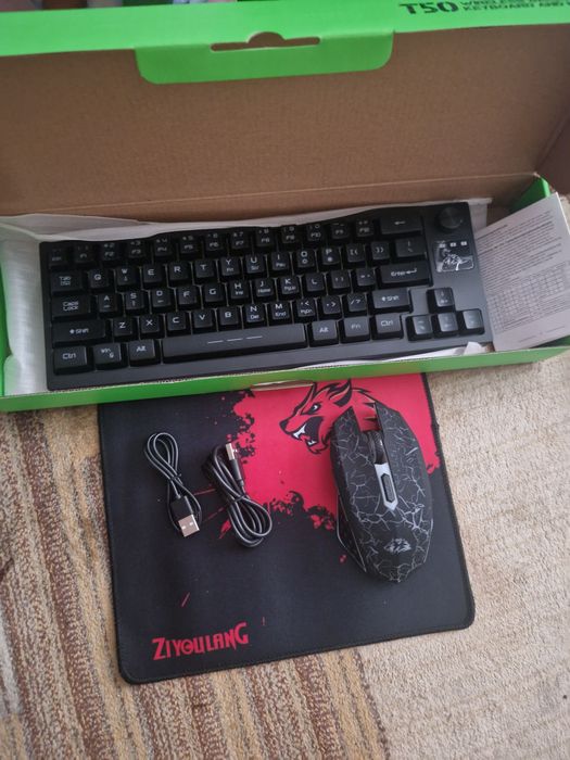 Игровая bluetoch клавиатура. Беспроводная