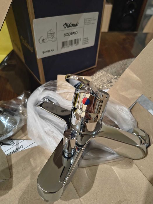 Чисто нова батерия за баня