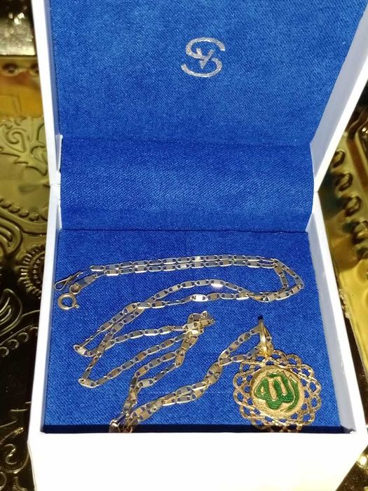 Продам цепочку с подвеской