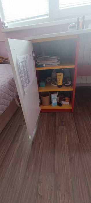 Детско бюро с чекмеджета