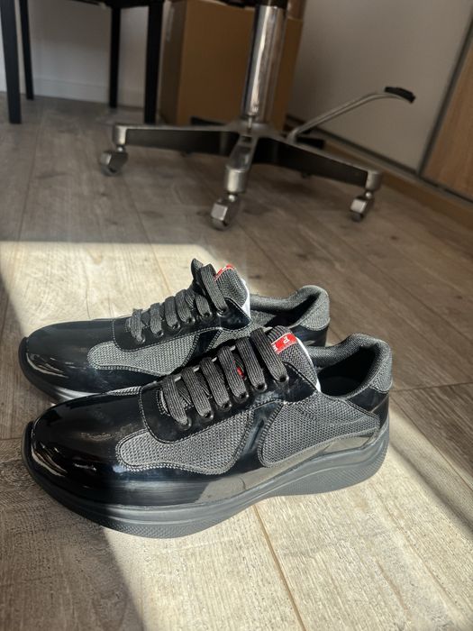 Prada cups noi cu eticheta