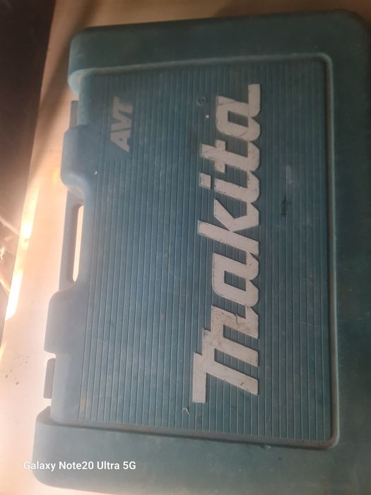 Vând Makita demolator