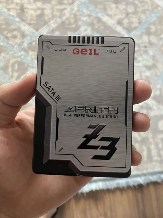 Сроно продам ssd 2.5 512GB Geil Zenith Z3