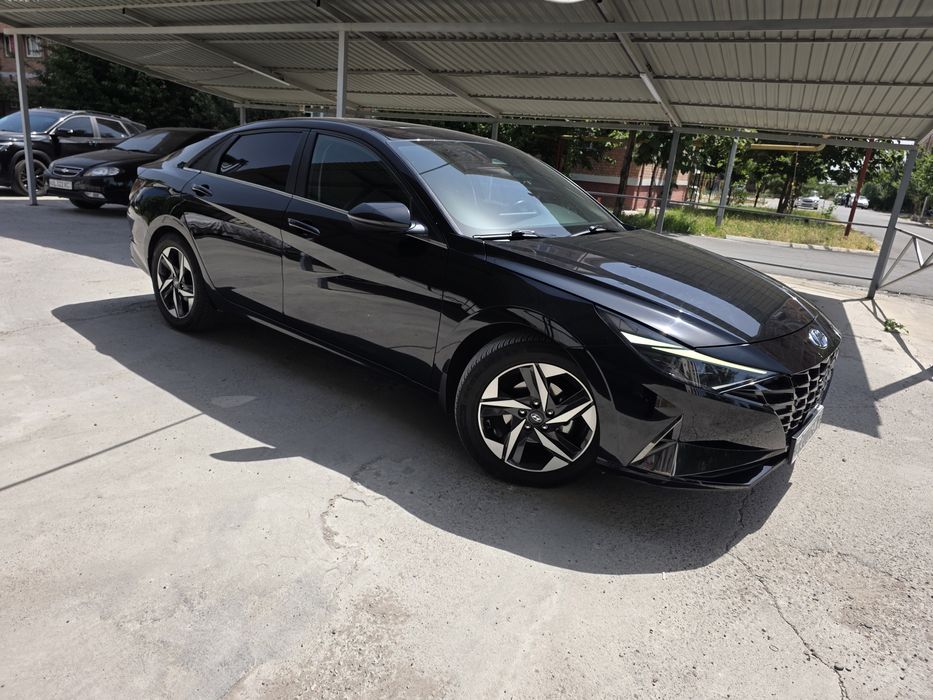 Продаётся Hyundai Elantra 2.0 full позиция 2021 год в отличном состоян