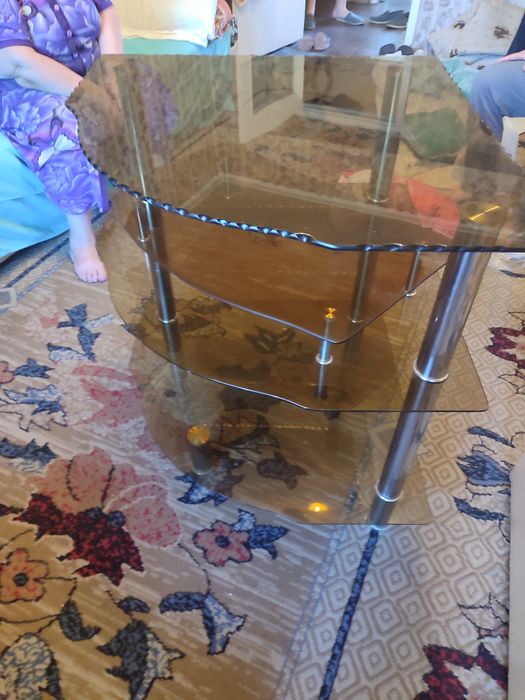 Столик под телевизор