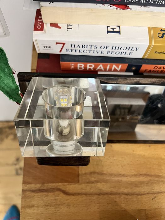 Corpuri de iluminat, aplice perete