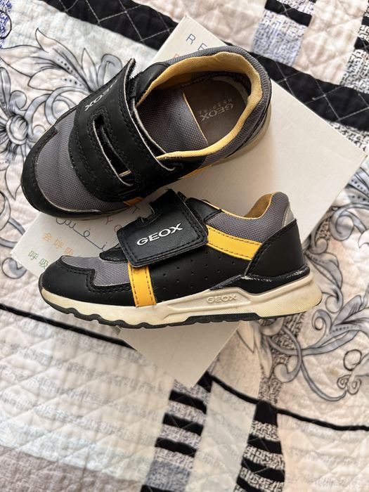 Кроссовки GEOX. Размер 24. Цена 3000
