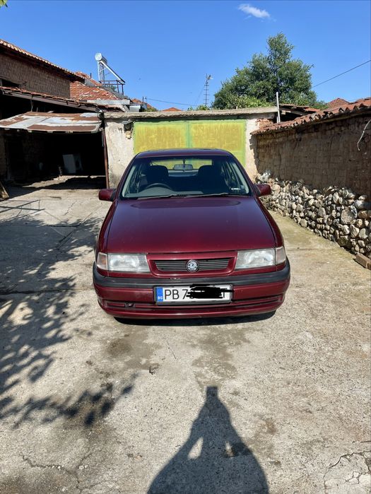 Oпел вектра/vauxhall cavalier десен волан 1.8 /1995 много добро състояние
