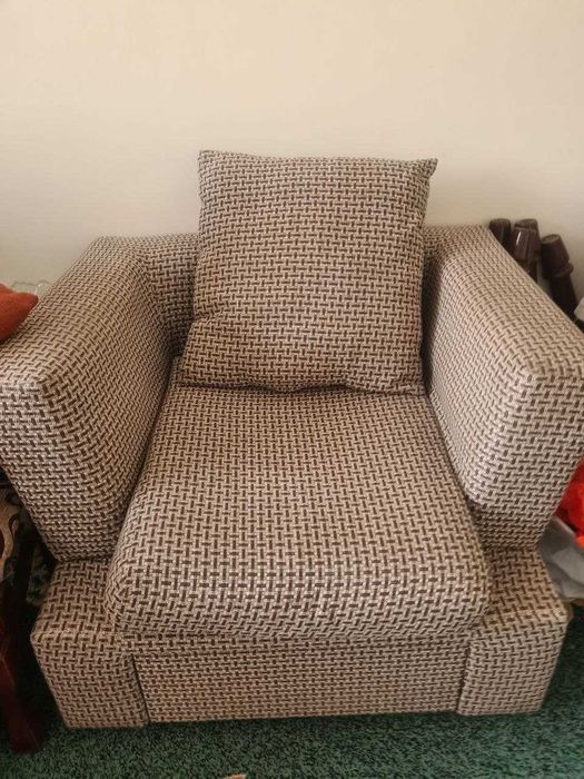Продаю Диван 500000. Второй диван 500000. Кресло. 300000