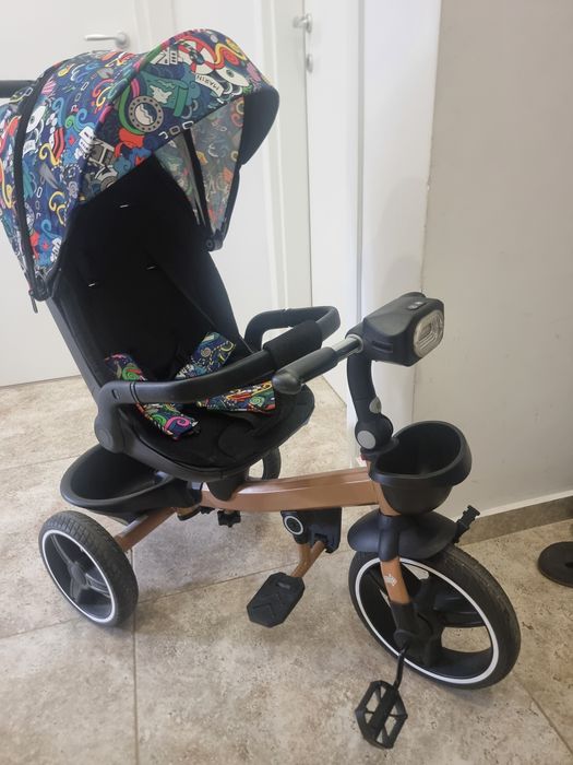 Tricicleta cu muzica si scaun reversibil