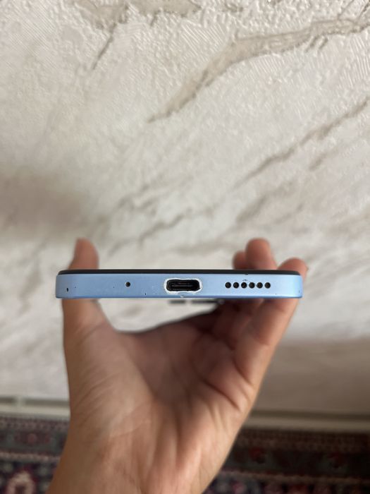 Redmi 12 сини свет