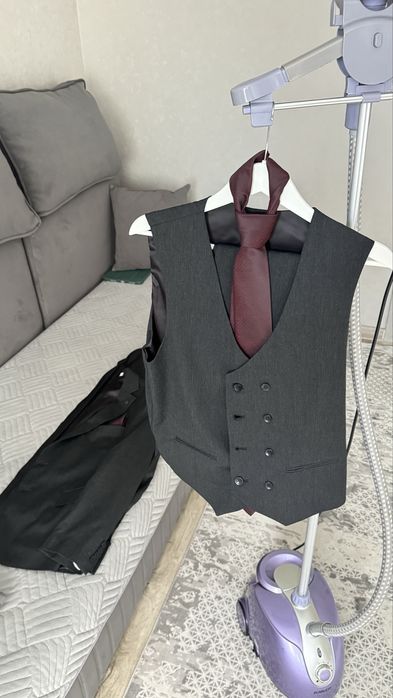 Продам мужской костюм-тройку