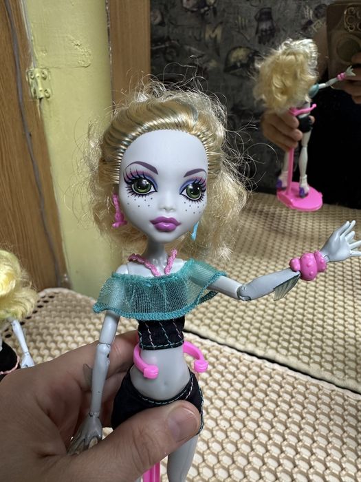 Кукла  монстр хай!