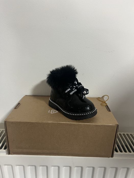 Ghete si adidasi. Copii redusi la 80 lei