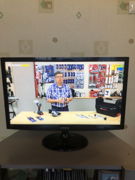 Телевизор “Samsung”