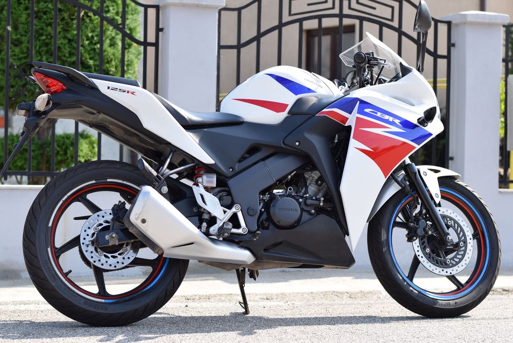 HONDA CB 125F 125R IMPECABILA Imp Germania! ( CBF 16 ani A1 CBR YZF )