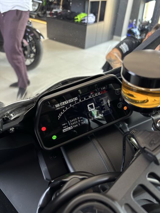 Yamaha YZF-R1 2024