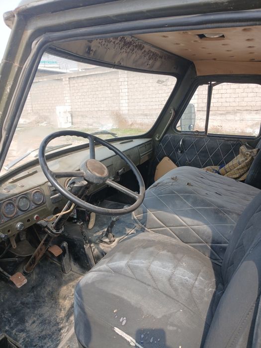 Uaz srochno sotiladi