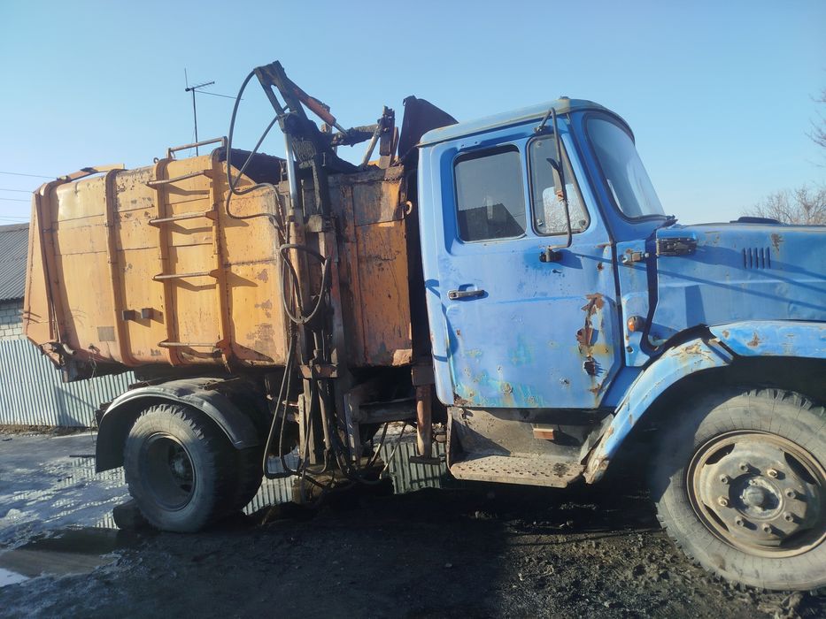 Продам зил на запчасти