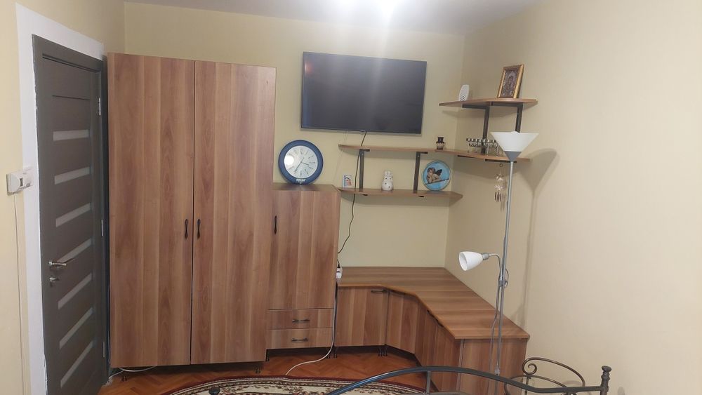 Apartament 2 camere decomandat,etaj.2 renovat recent, balcon închis