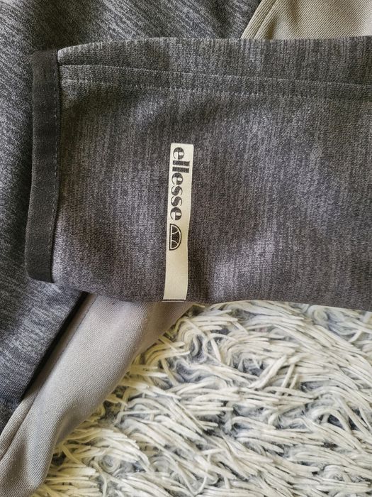 Перфектен суичър на Еllesse