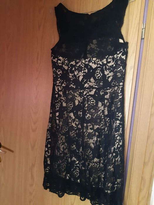 Vand rochiță cu dantela