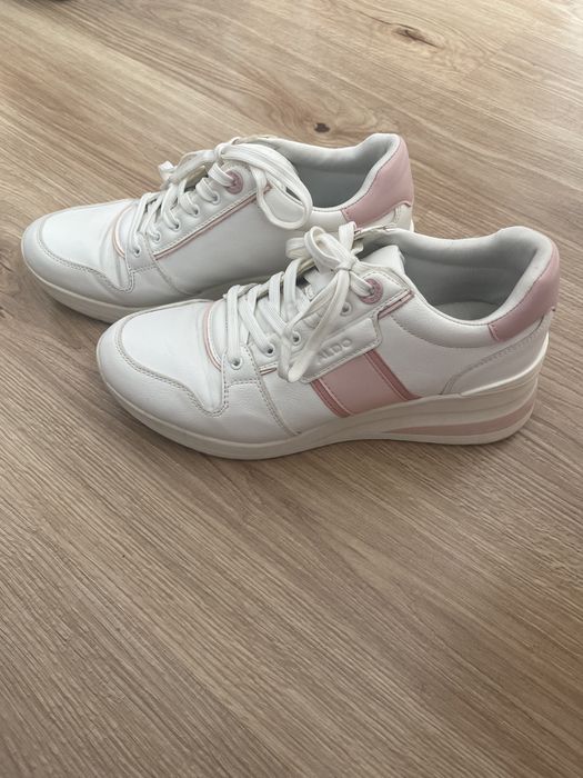 Сникърси/ маратонки на платформа Aldo
