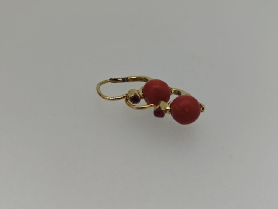 Cercei aur 18k 2.50gr cu coral(r)