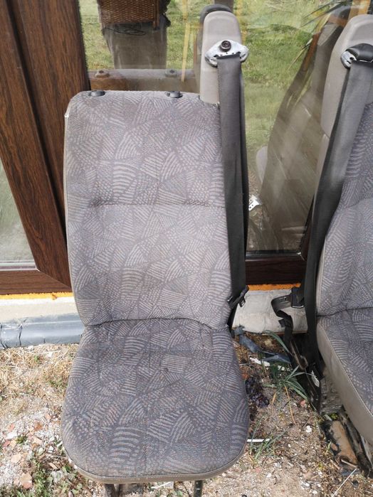 Форд Транзит 2004г 2,4л 5скоростна кутия и седалки и теглич