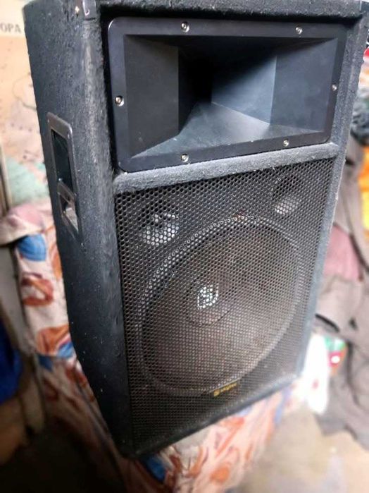 Уредба 3 в 1- система усилвател PEAVEY USA 2x150, Миксер, Дигитални ефекти - ехо, хорус и др., може и тонколони 2х150