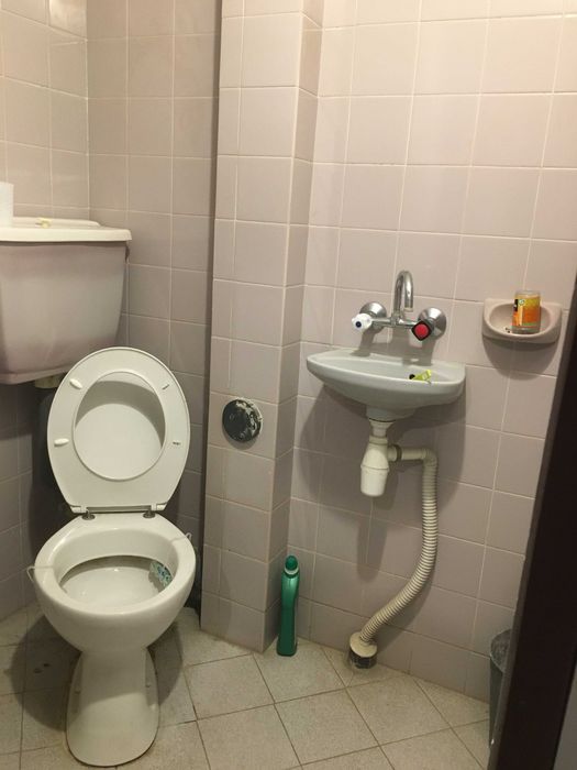 Дава се под наем Четиристаен апартамент в Шумен, Военно училище - 105 кв.м за 331.5 € - Снимка #14