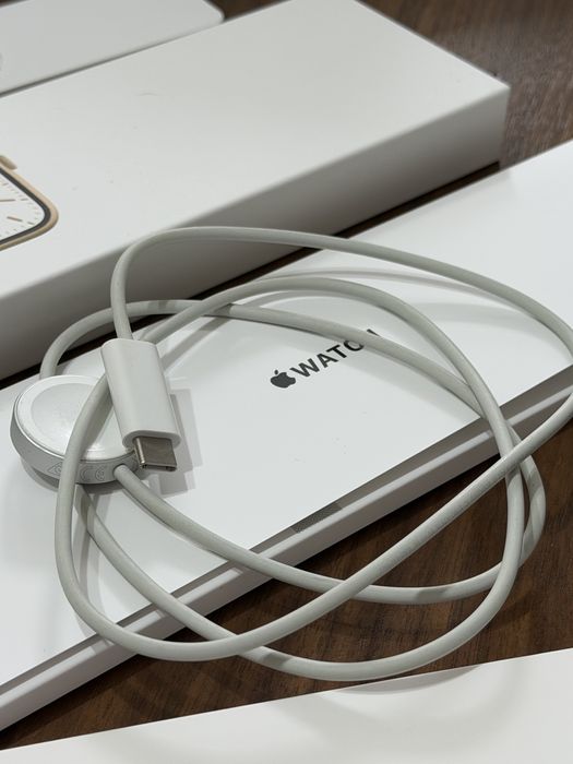 Продам часы Apple Watch Series 7